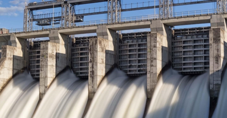 Hydraulikzylinder für Hebe- und Senkanlagen in Wasserkraftwerken Hydraulikzylinder für Hebe- und Senkanlagen in Wasserkraftwerken